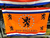 2 oranje vlaggen - afbeelding 3 van  3
