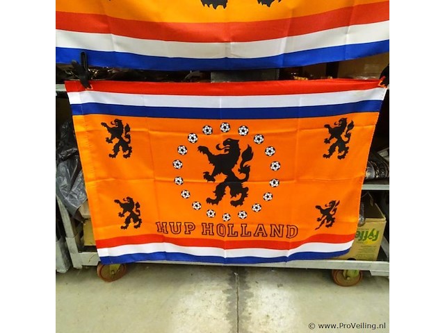 2 oranje vlaggen - afbeelding 3 van  3