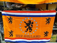 2 oranje vlaggen - afbeelding 3 van  3