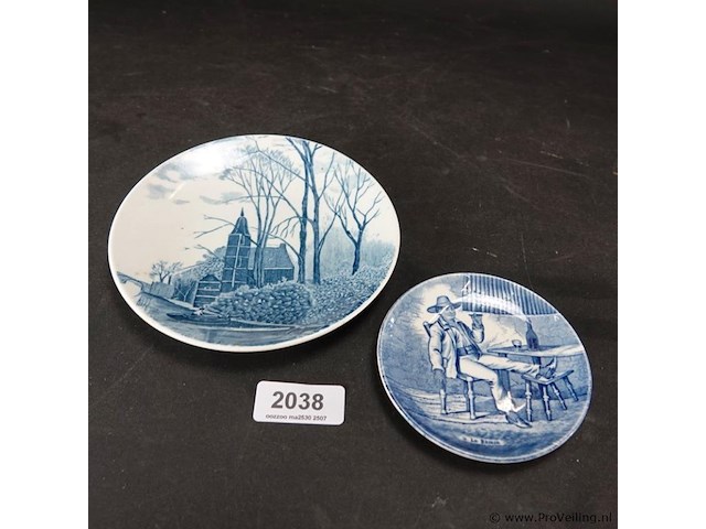 2 oude borden - afbeelding 1 van  5