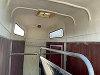 2 paards paardentrailer