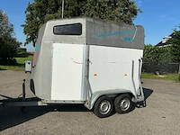 2 paards paardentrailer
