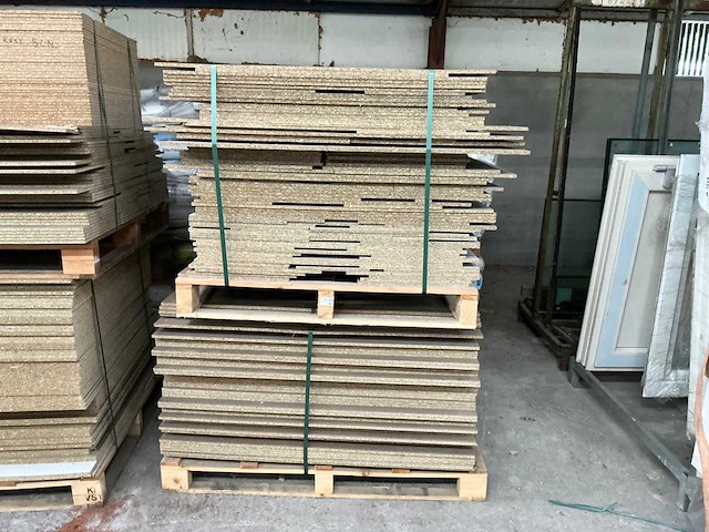 2 pallets spaanplaat 100m2 - afbeelding 2 van  4