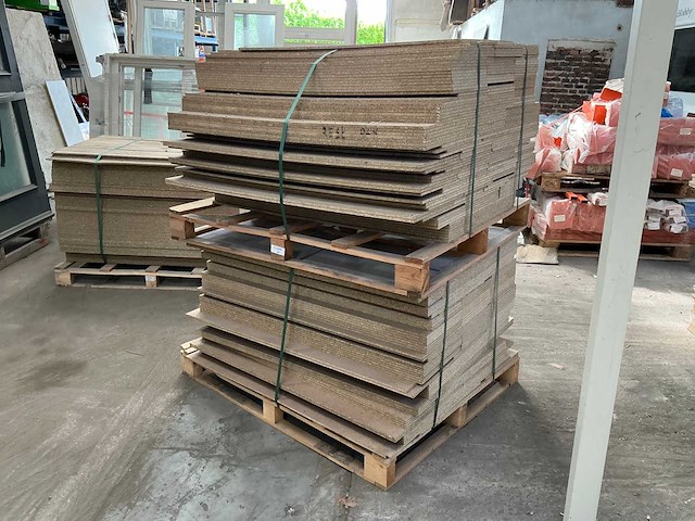 2 pallets spaanplaat 110m2 - afbeelding 1 van  4