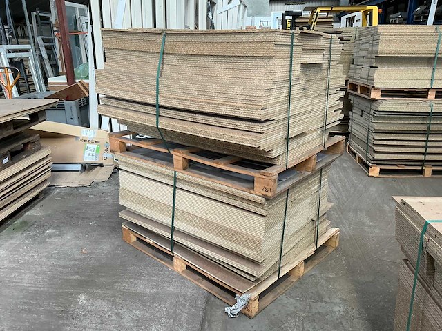 2 pallets spaanplaat 110m2 - afbeelding 4 van  4