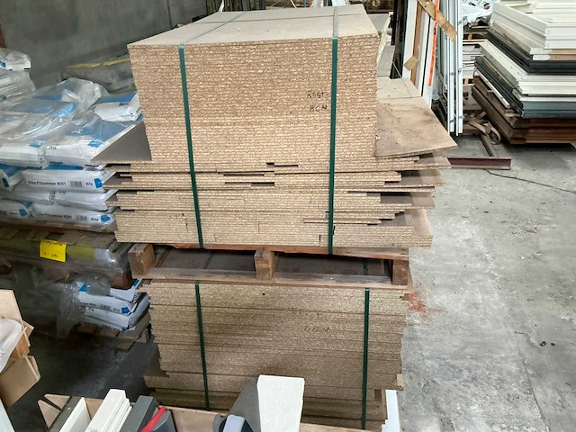 2 pallets spaanplaat 120m2 - afbeelding 2 van  2