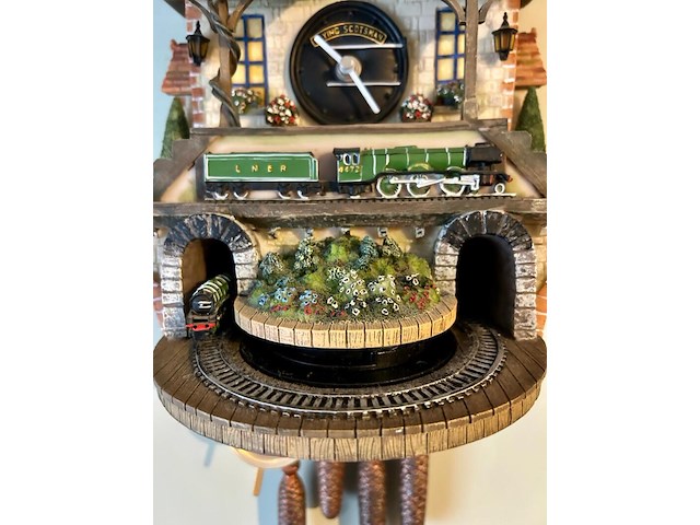 2 penduleklokken, tafelklok en treinklok - afbeelding 10 van  27