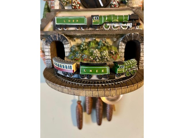 2 penduleklokken, tafelklok en treinklok - afbeelding 15 van  27