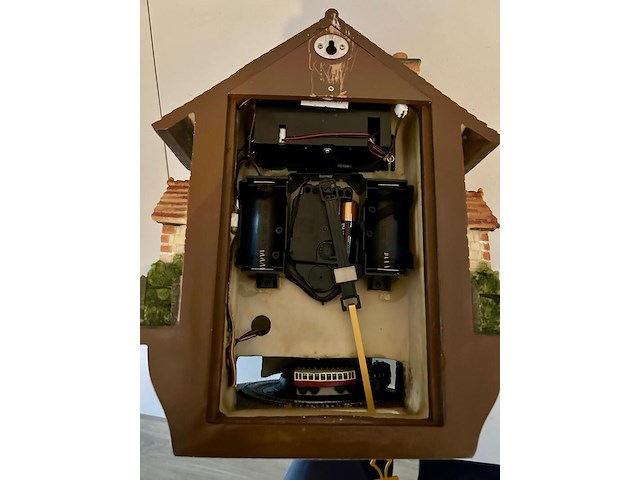 2 penduleklokken, tafelklok en treinklok - afbeelding 16 van  27