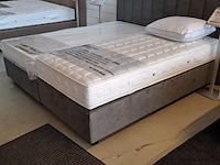 2-persoon boxspring met hoofdbord - afbeelding 5 van  12