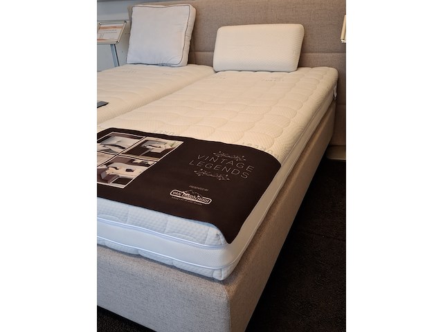 2-persoons boxspring met 2x matras en hoofdbord o.a. van landschoot - afbeelding 3 van  11