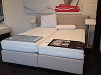 2-persoons boxspring met 2x matras en hoofdbord o.a. van landschoot - afbeelding 4 van  11