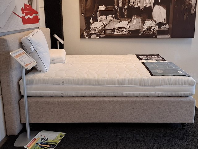 2-persoons boxspring met 2x matras en hoofdbord o.a. van landschoot - afbeelding 7 van  11