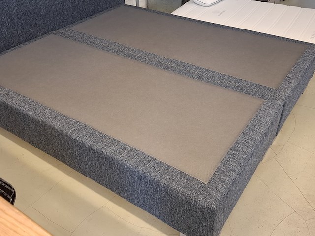 2 persoons boxspring met hoofdbord o.a. van landschoot - afbeelding 4 van  12