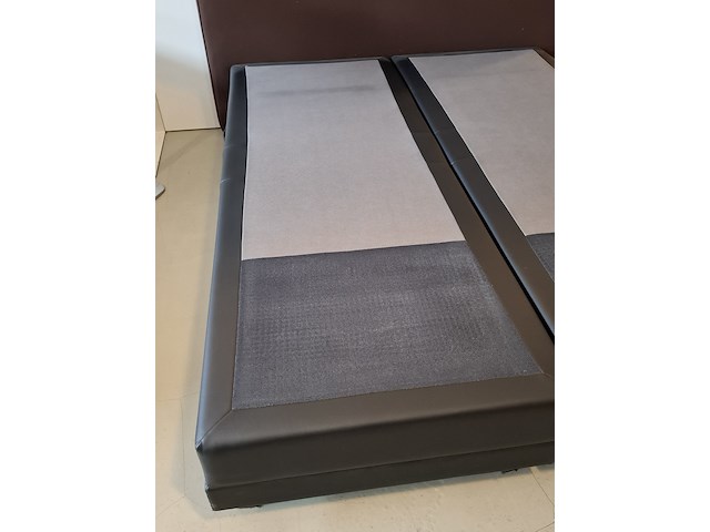 2-persoons boxspring met hoofdbord o.a. van landschoot - afbeelding 2 van  16