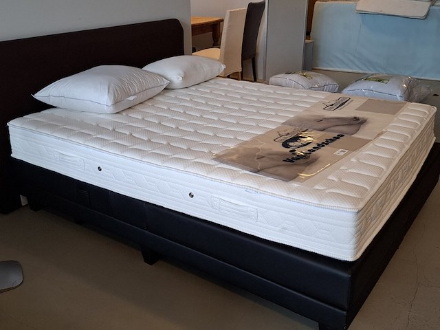 2-persoons boxspring met hoofdbord o.a. van landschoot - afbeelding 9 van  16