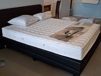 2-persoons boxspring met hoofdbord o.a. van landschoot - afbeelding 9 van  16