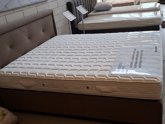 2-persoons boxspring met hoofdbord - afbeelding 7 van  11