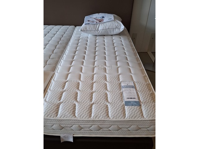 2-persoons boxspring met hoofdbord - afbeelding 8 van  13