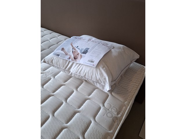 2-persoons boxspring met hoofdbord - afbeelding 10 van  13