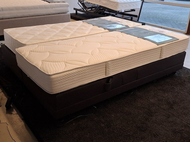2-persoons elektrische boxspring met 2x matras o.a. meditras - afbeelding 7 van  17