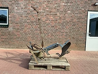 2 ploegen – 3-punts aanaardploeg / vorenploeg en handploeg - afbeelding 2 van  6