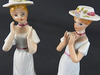 2 porseleinen dames met hoed - afbeelding 3 van  5