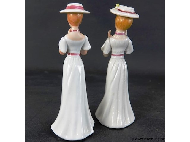 2 porseleinen dames met hoed - afbeelding 4 van  5