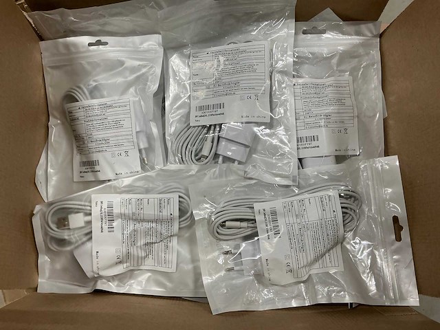 2 port usb oplader en kabels - geschikt voor iphone - afbeelding 1 van  4