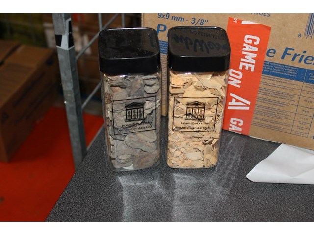 2 potjes houtsnippers deco in ds q - afbeelding 2 van  3