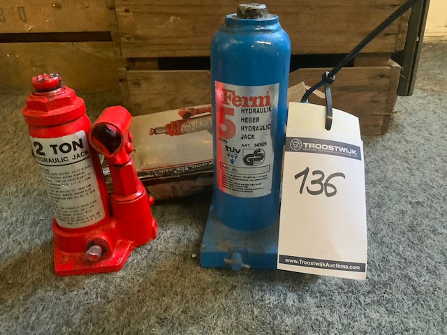 2 potkrikjes - afbeelding 1 van  3