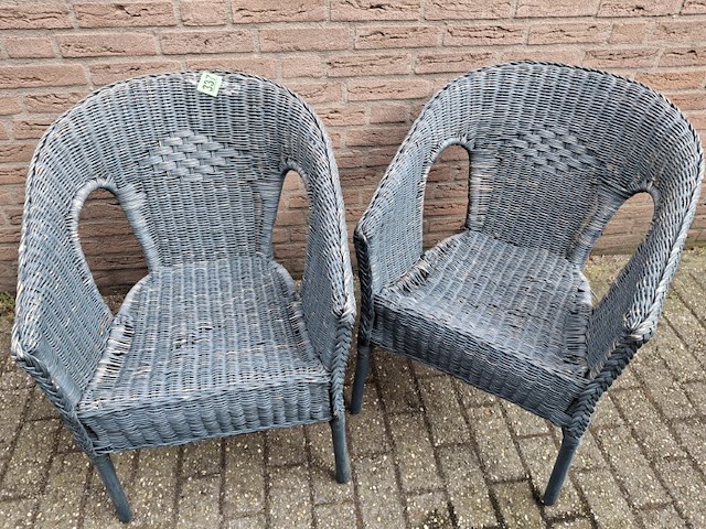 2 rieten stoeltjes - afbeelding 1 van  3