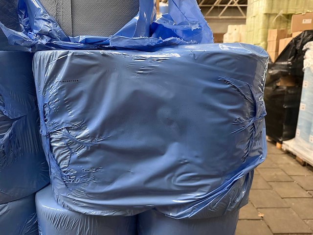 2 rollen industrierol verlijmd blauw 3-laags 36 cm (2 x rol 180 meter in folie) (16x) - afbeelding 4 van  7