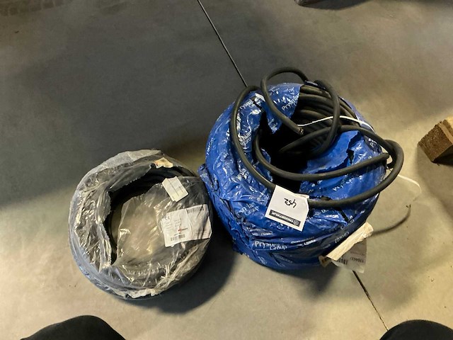2 rollen kabel - afbeelding 1 van  5