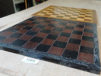 2 schaakborden waarvan 1 met fraai snijwerk - afbeelding 4 van  5