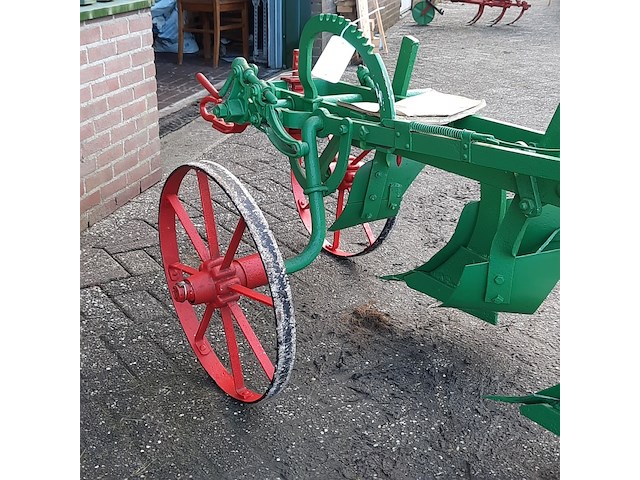 2-schaar rondgaande paarden ploeg, 1956 - afbeelding 3 van  14