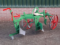 2-schaar rondgaande paarden ploeg, 1956 - afbeelding 1 van  14