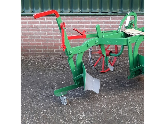 2-schaar rondgaande paarden ploeg, 1956 - afbeelding 7 van  14