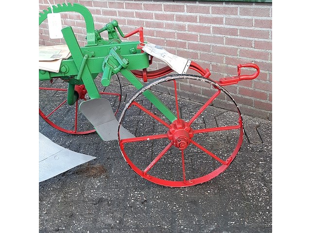 2-schaar rondgaande paarden ploeg, 1956 - afbeelding 12 van  14