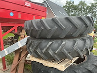 2 sets achterbanden met velg - afbeelding 8 van  20