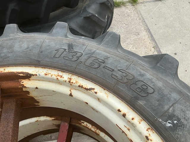 2 sets achterbanden met velg - afbeelding 8 van  20