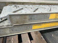 2 sets aluminium oprijbeunen 390–402 cm (4x) - afbeelding 6 van  13