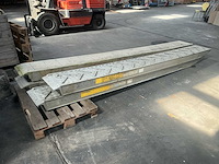 2 sets aluminium oprijbeunen 390–402 cm (4x) - afbeelding 4 van  13