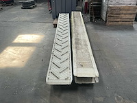 2 sets aluminium oprijbeunen 390–402 cm (4x) - afbeelding 10 van  13