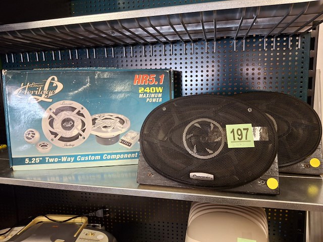 2 sets met autospeakers - afbeelding 3 van  3