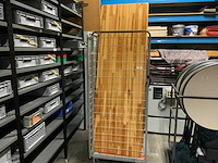 2 stamtafels en 4 banken - afbeelding 1 van  3