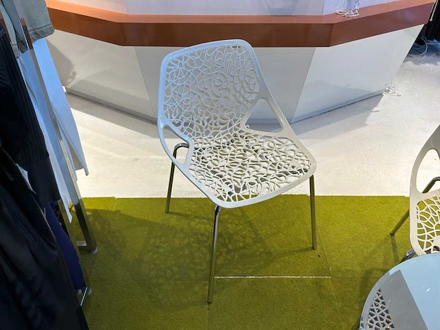 2 stoelen met bijzettafel - afbeelding 2 van  2