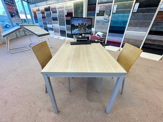 2 tafels met 5 pedrali stoelen - afbeelding 1 van  3