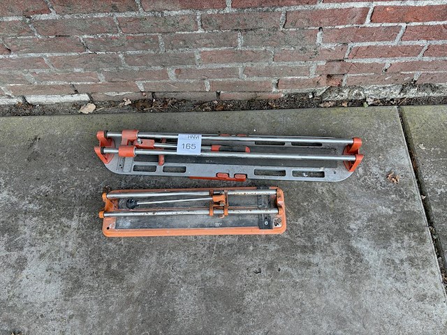 2 tegelsnijders - afbeelding 1 van  1