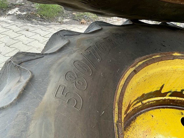 2 tractorwielen met 38 inch velgen – michelin 650/65 r38 / bkt 580/70 r38 - afbeelding 1 van  9